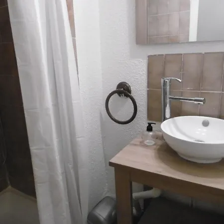 Charmant studio cabine à Sète avec parking, accès plage, pour 4 personnes - FR-1-472-152 Sète